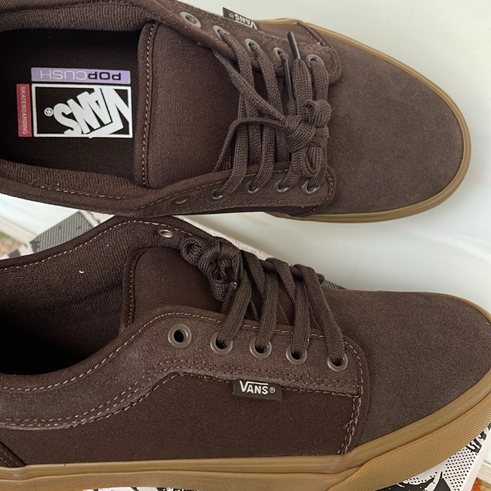 Vans Men’s Skate Chukka Low
Dark Brown/Gum
VN0A4BX4BF3
Sneakers - Picture 15 of 16